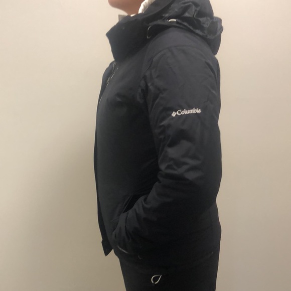 Women’s Columbia Ski Jacket - Picture 8 of 15